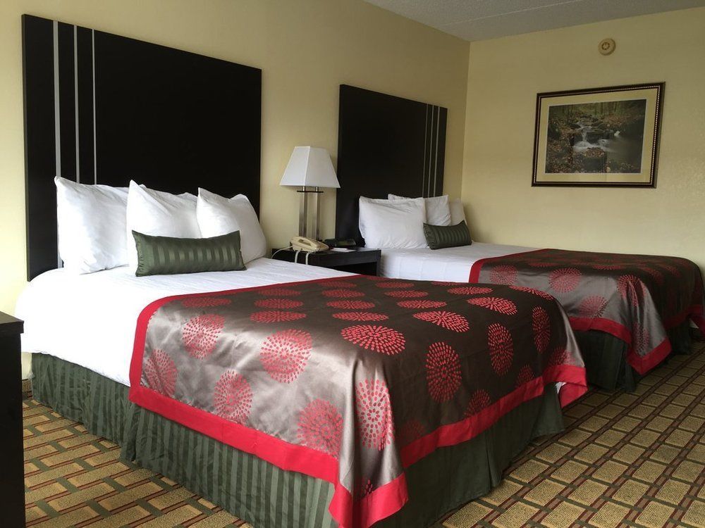 Ramada By Wyndham Asheville Southeast Exterior foto